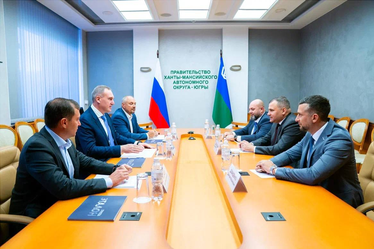 Губернатор Руслан Кухарук обсудил сотрудничество с застройщиком «Эталон»