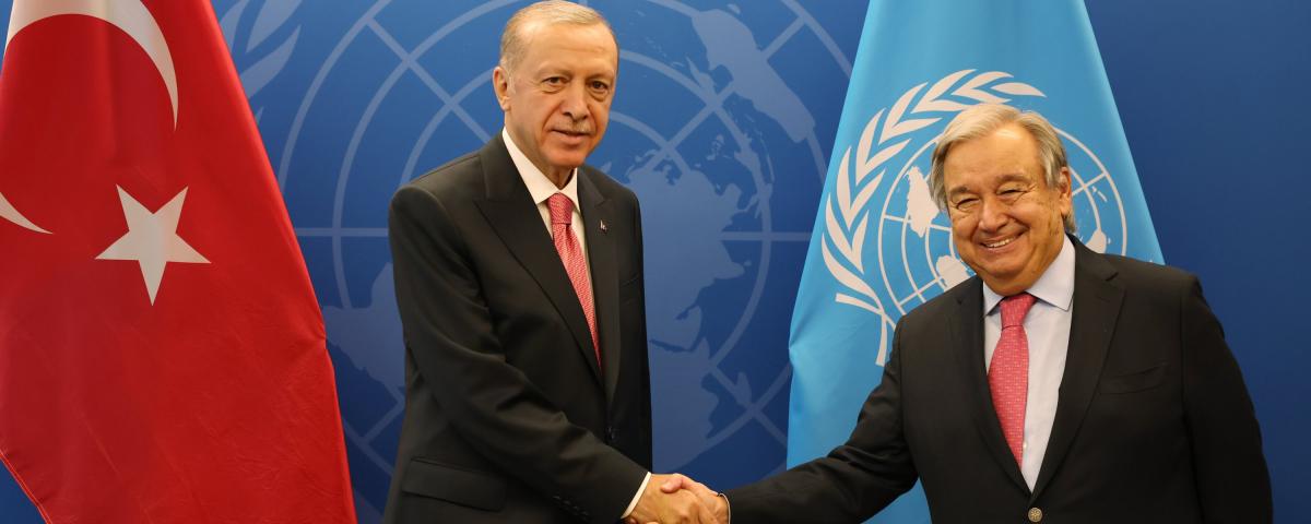 Генсек ООН Гутерриш обсудил с президентом Турции Эрдоганом экспорт зерна с Украины и удобрений из РФ