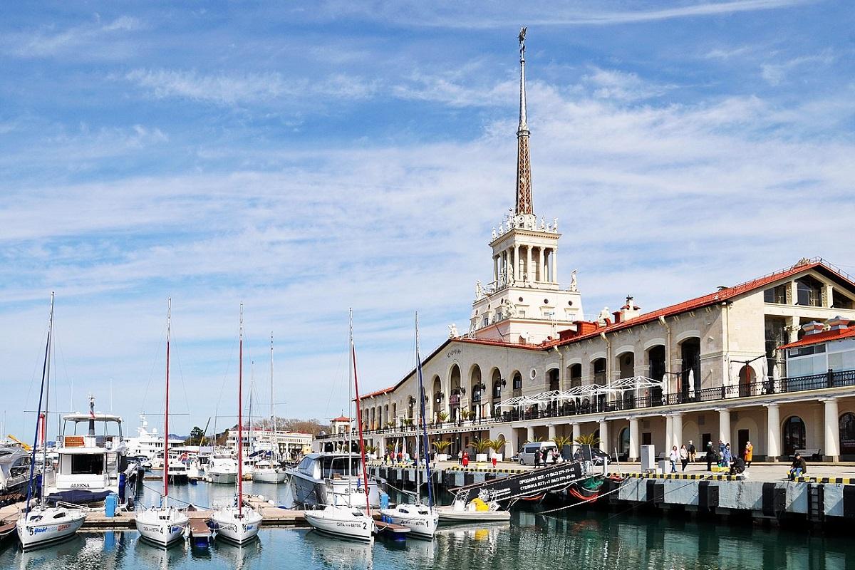 Морской вокзал Сочи,Краснодарский край, Россия Морской вокзал Сочи,Краснодарский край, Россия