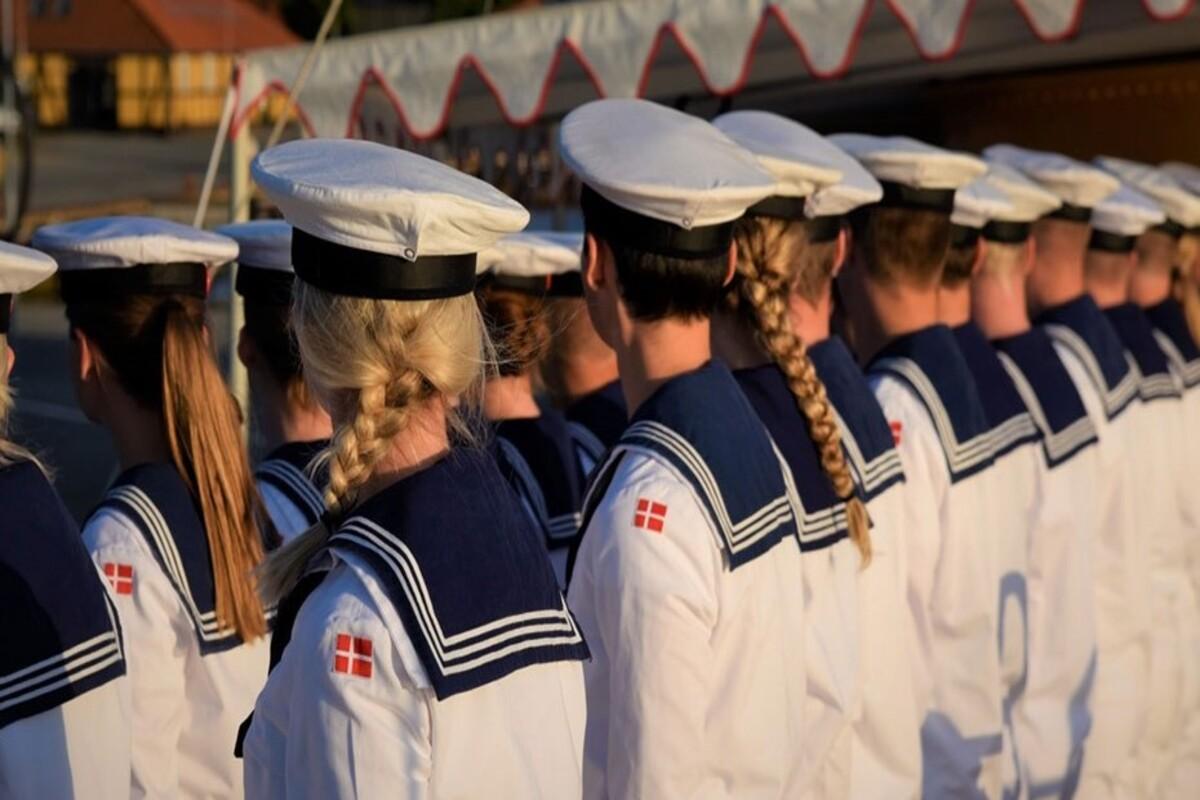 В Дании для женщин введена воинская обязанность