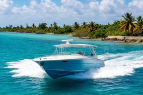 Зашедший в воды Кубы катер под флагом США не принадлежал береговой охране и ВМС