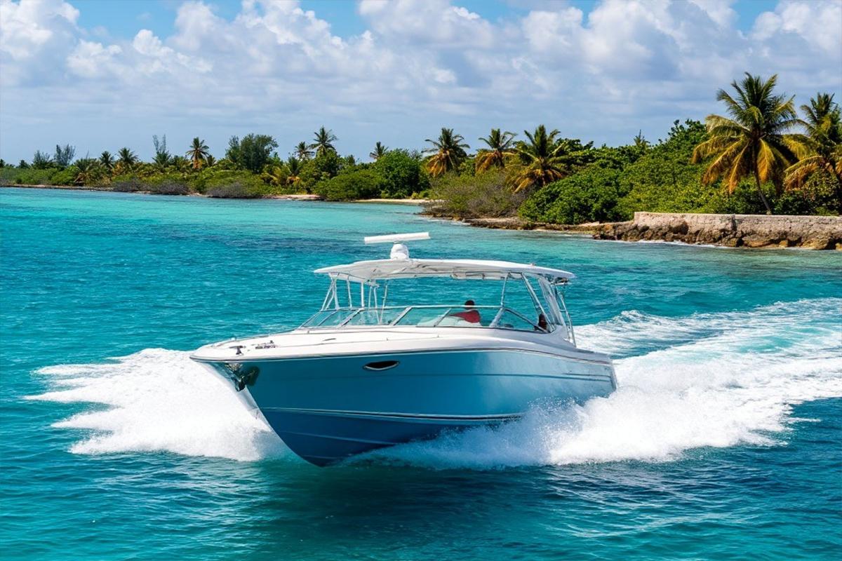 Зашедший в воды Кубы катер под флагом США не принадлежал береговой охране и ВМС