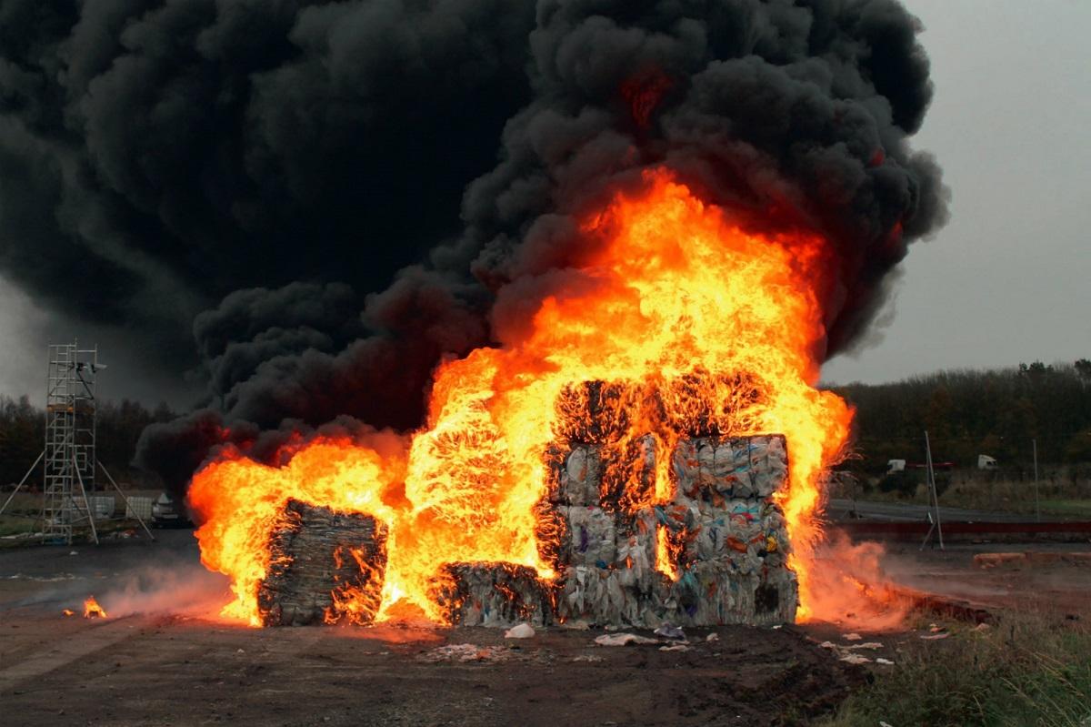 Эколог Есина объяснила, почему сжигание мусора – это неправильно