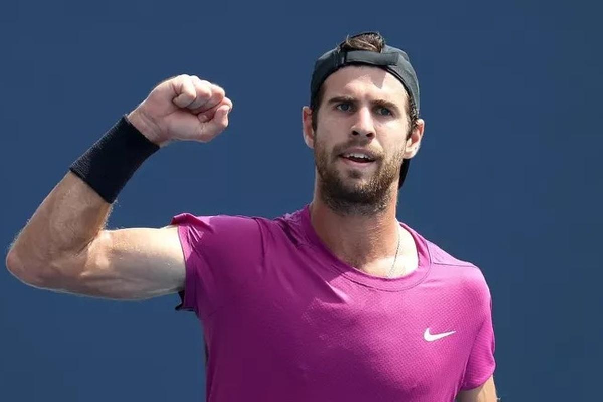 Карен Хачанов вырвал победу в пятисетовой битве и прошёл в третий круг «Ролан Гаррос»