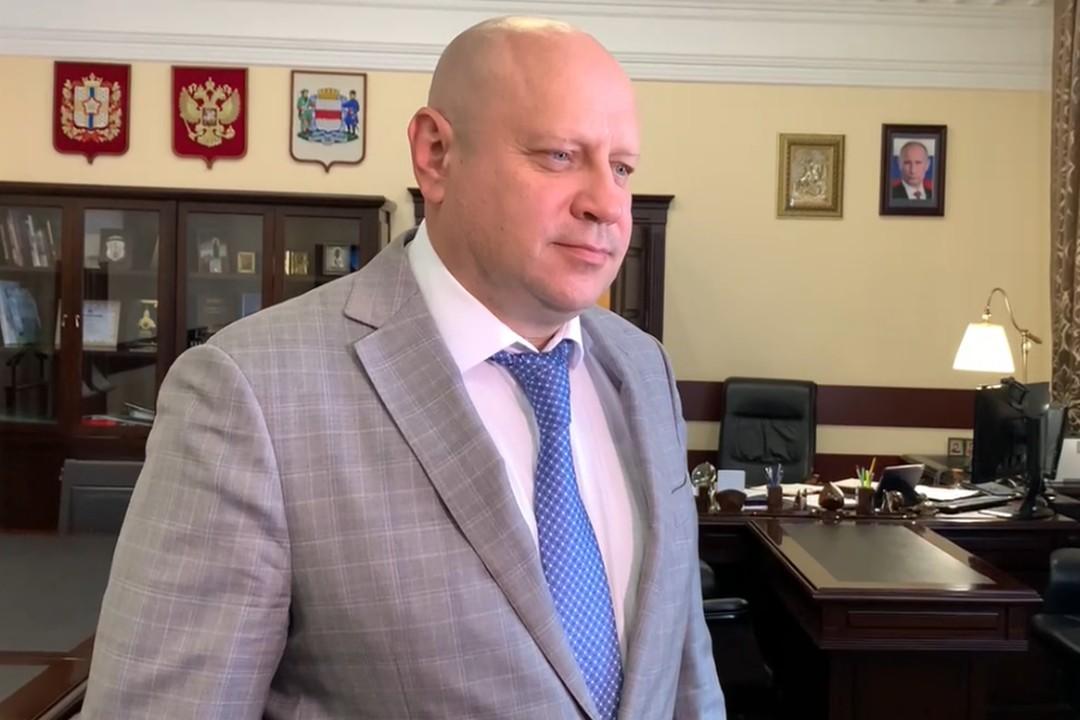 Мэр Омска Шелест ушел в отпуск с 12 июня