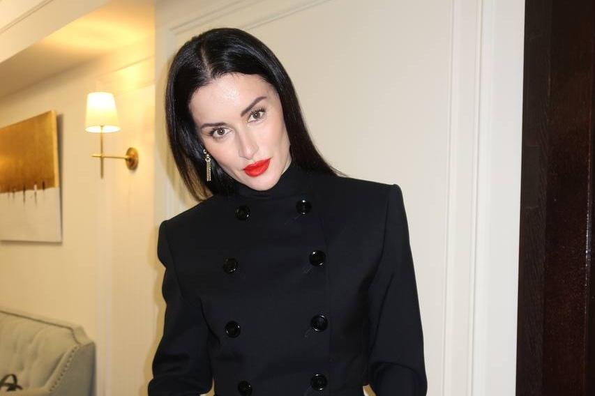 Из-за ремонта развелась с мужем, в 50 лет стала многодетной матерью: семейное счастье Тины Канделаки