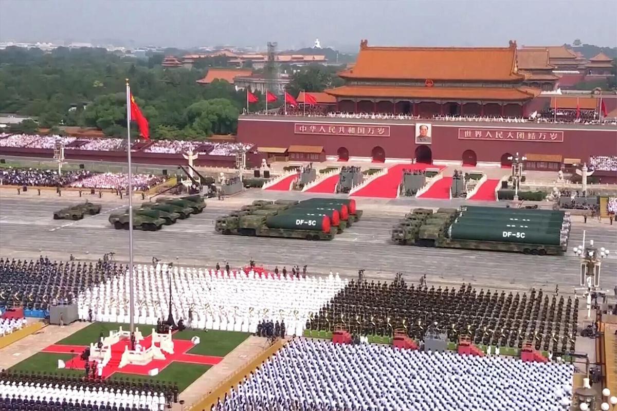 В Британии считают парад в Пекине актом неповиновения