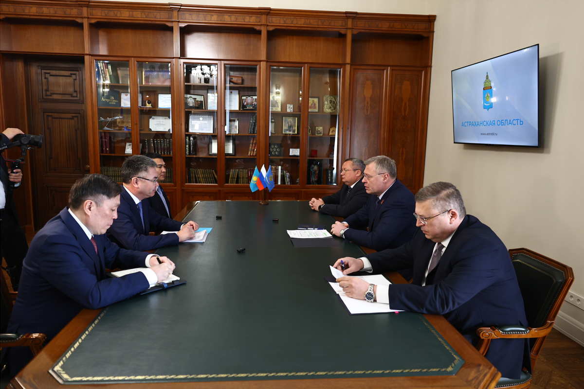 Спикер Думы Астраханской области Игорь Мартынов принял участие во встрече с делегацией Атырауской области Казахстана