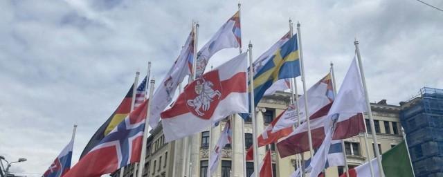 Официальный флаг Белоруссии на ЧМ в Риге заменили оппозиционным