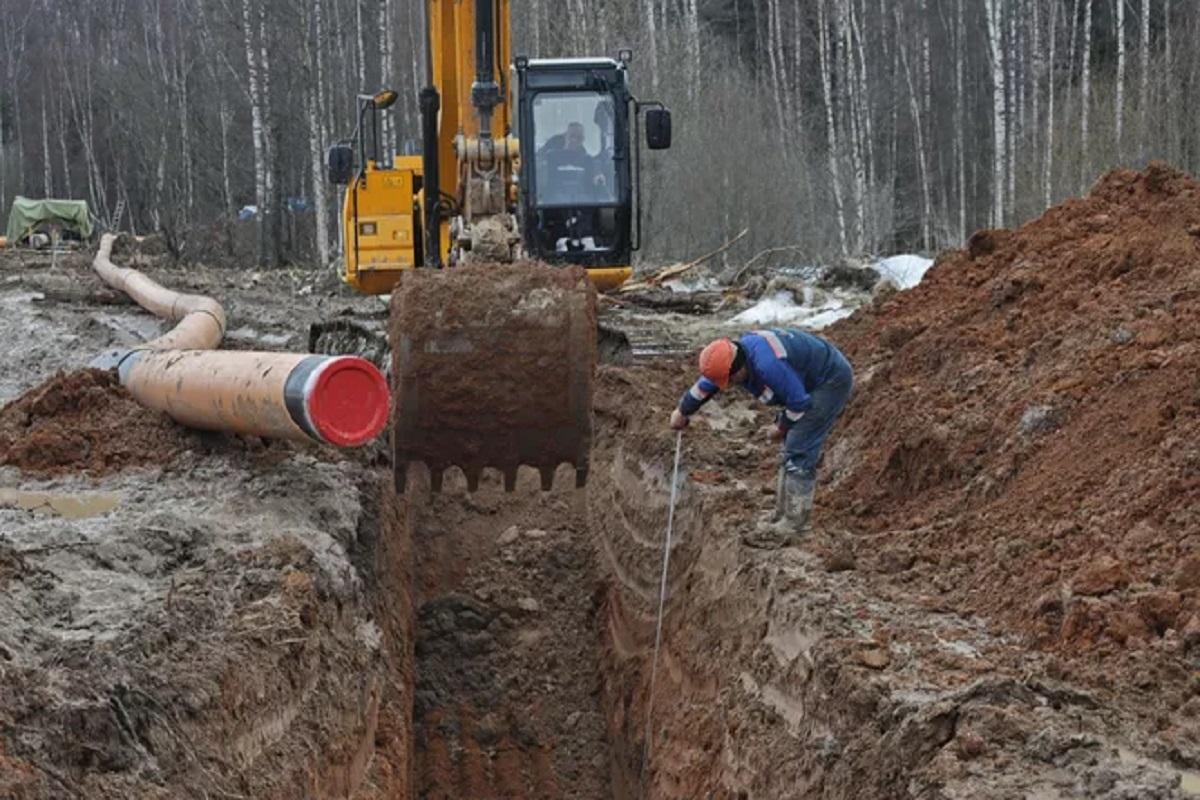 Хоценко поручил ускорить строительство магистральных трубопроводов