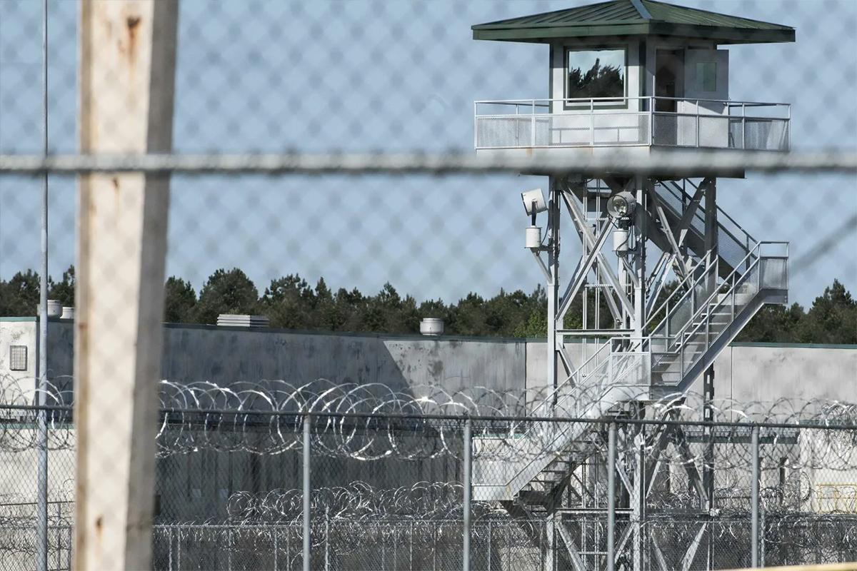 Убийцу выпустили из тюрьмы по ошибке и ловили две недели