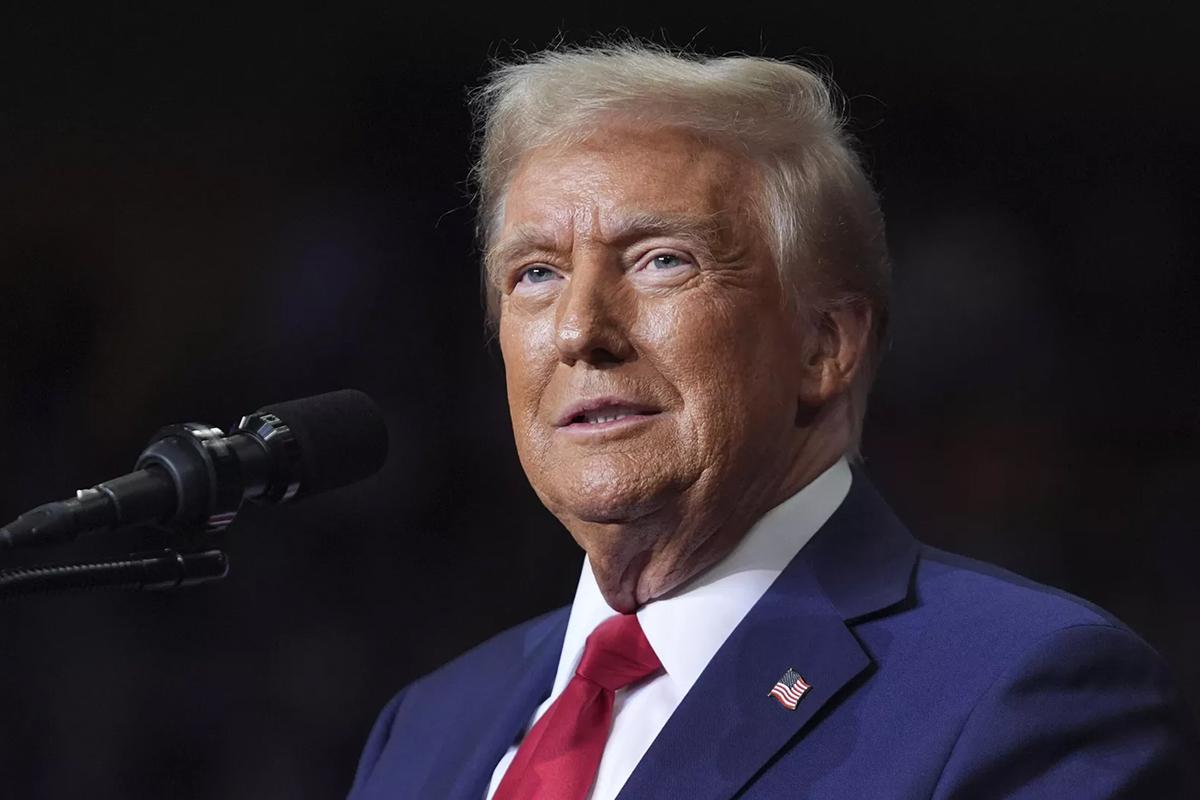 Президент США Дональд Трамп заявил, что отмена пошлин судом сделает страну «финансово беззащитной»