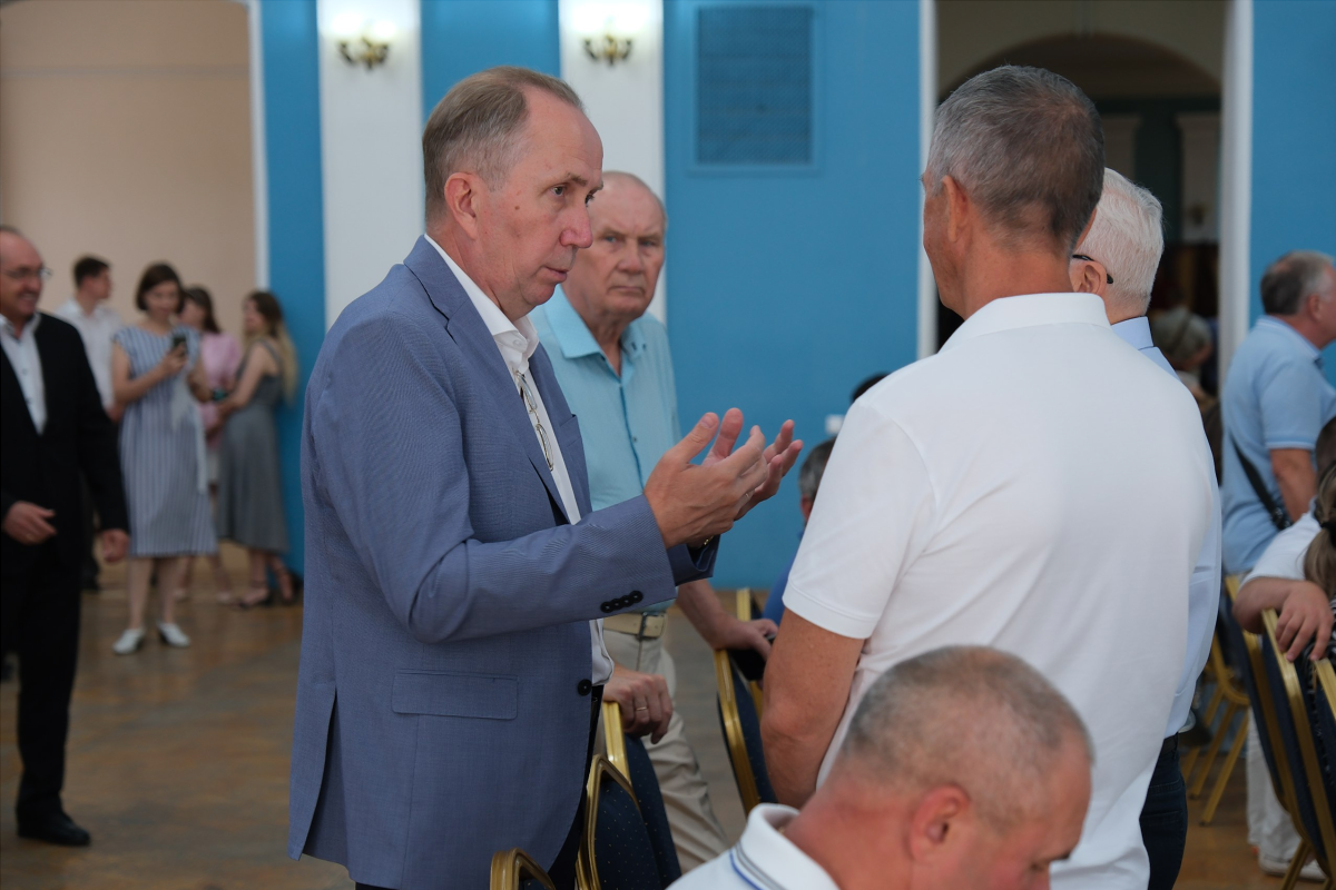 Председатель Гордумы Астрахани Игорь Седов посетил праздник в честь Дня строителя