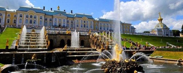 Peterhof museum-reserve has started its fountain season