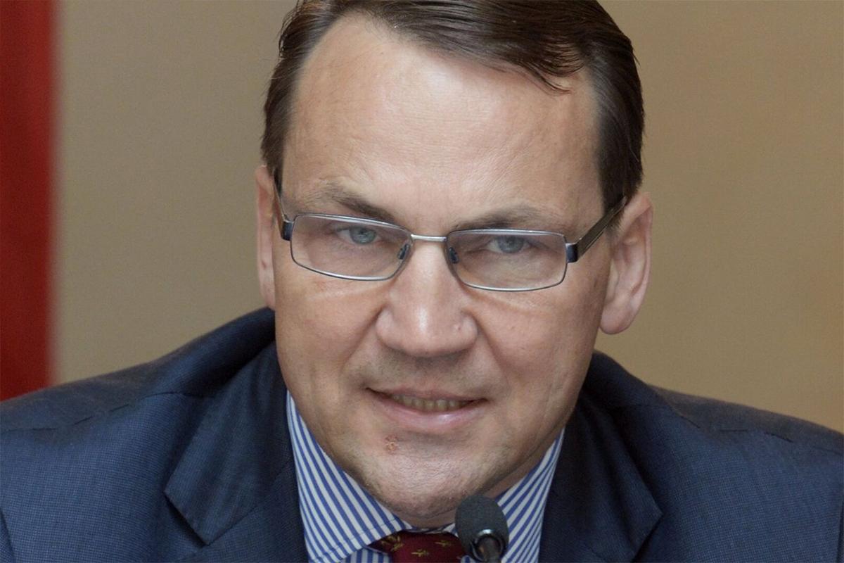 Сикорский пригласил в Польшу ответственного за удары по «Дружбе» командира ВСУ