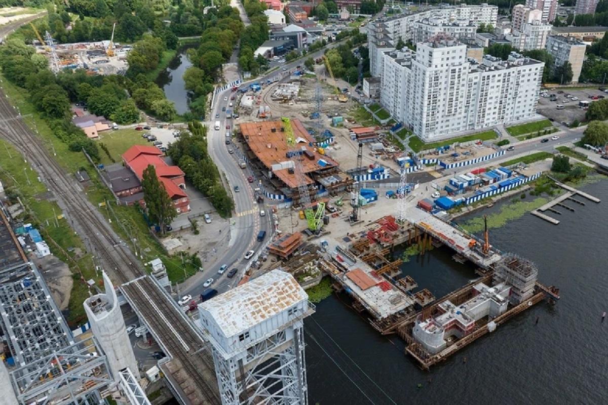 В Калининграде закроют проезд в районе строящегося моста через Перголю