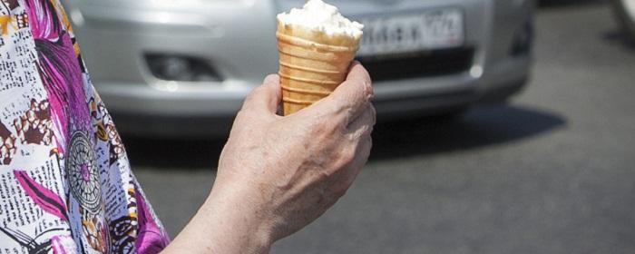 Диетолог Ивашкевич рекомендовала отказаться от мороженого в жаркую погоду