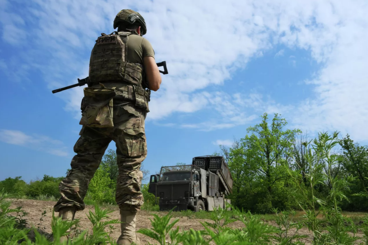 Украинские боевики отходят на правый берег реки Оскол из-за продвижения российской армии