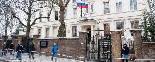 Посольство РФ в Британии обеспокоено судьбой Скрипалей
