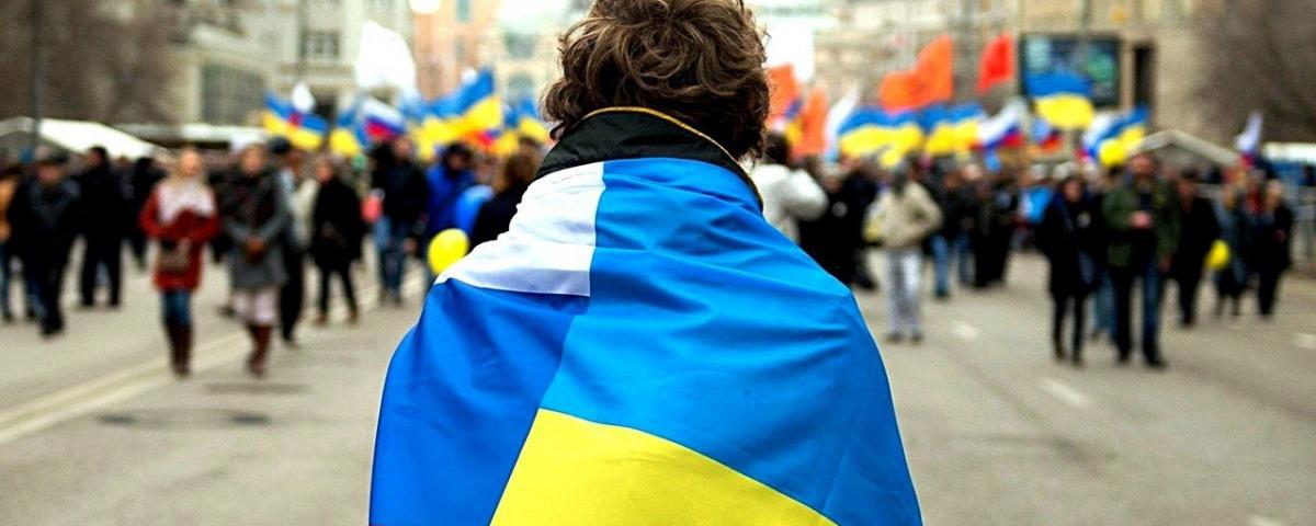 Новосибирцы провели акцию поддержки украинского народа