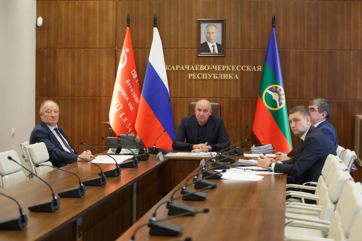 Глава КЧР Рашид Темрезов доложил вице-премьеру Марату Хуснуллину о состоянии жилищного строительства в республике