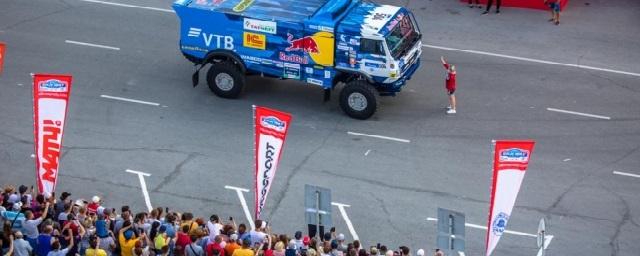 На открытие ралли «Шелковый путь» пришли 7 тысяч жителей Омска