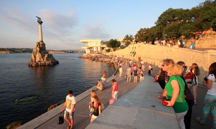 За 6 месяцев поток туристов в Крым вырос на 20%