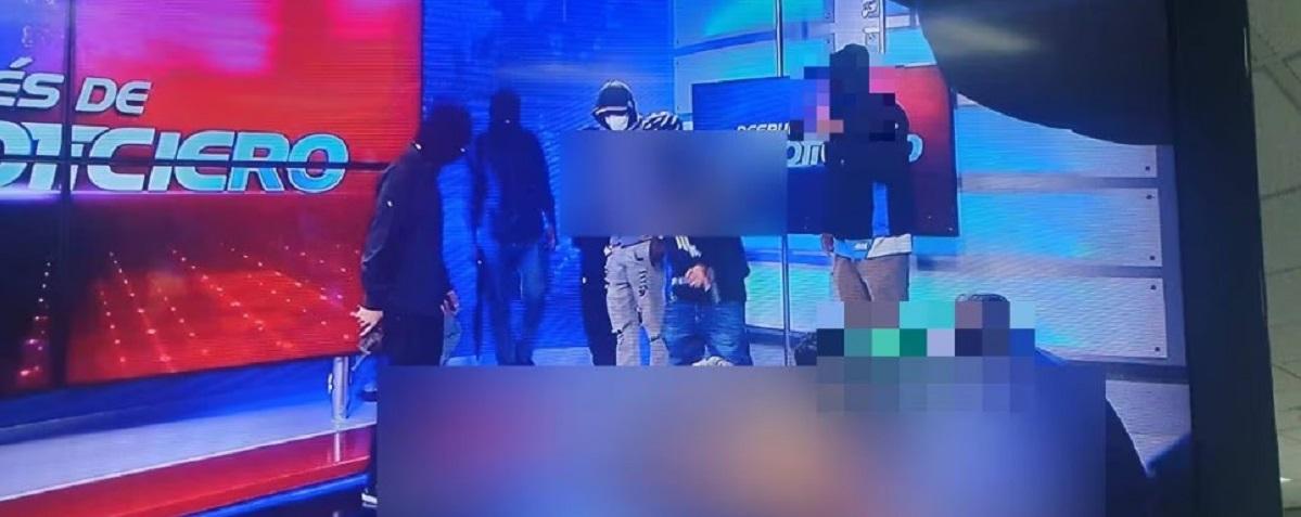 В Эквадоре бандиты на фоне общенациональных беспорядков ворвались в телестудию и захватили журналистов в заложники