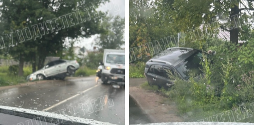 В Твери два автомобиля улетели в кювет