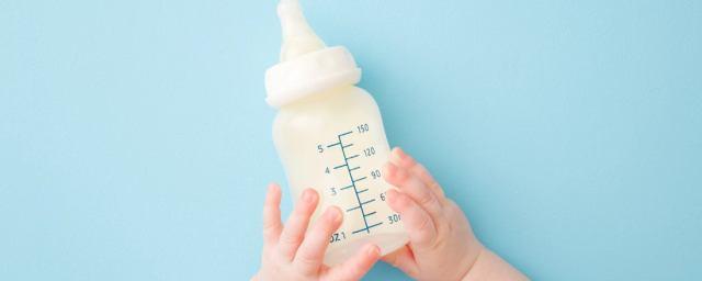 Госдума поддержала запрет на рекламу детских смесей как заменителей грудного молока