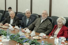 Глава Якутии Айсен Николаев встретился с председателем Высшего Совета старейшин республики