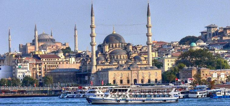 About 1.6 million tourists visited Istanbul in October, including more than 185,000 Russians