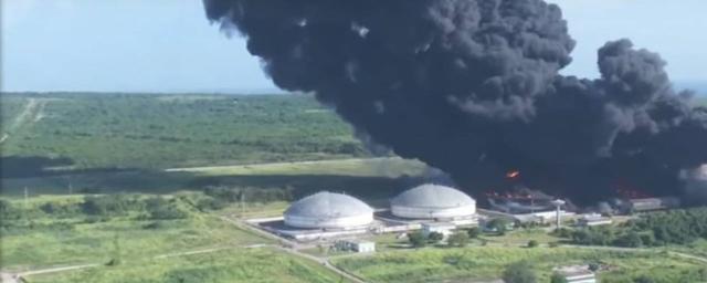 Пожар на нефтехранилище в кубинской провинции Матансаса перекинулся на четвёртый резервуар