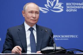 Путин пошутил над губернатором в 5 утра: «Доброй ночи» вместо «доброго вечера» на встрече во Владивостоке
