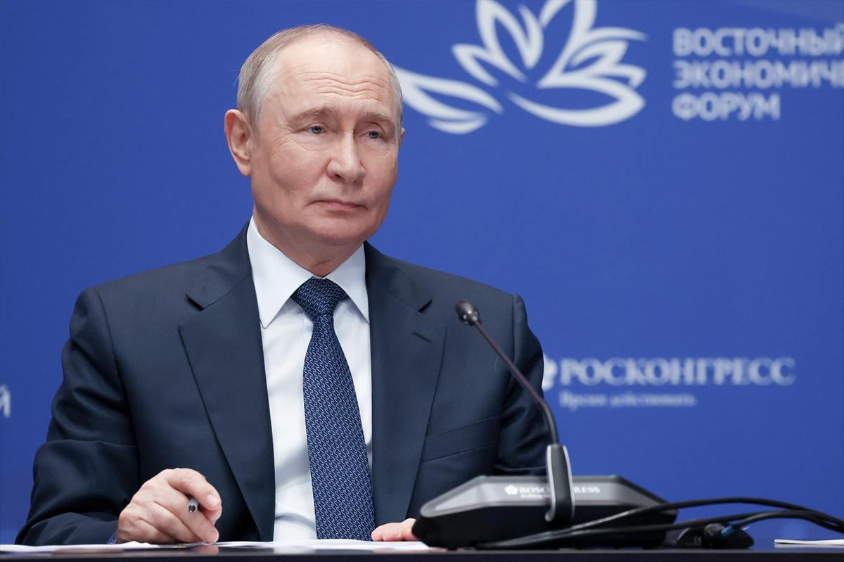 Путин пошутил над губернатором в 5 утра: «Доброй ночи» вместо «доброго вечера» на встрече во Владивостоке