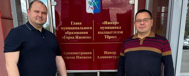 Глава мэрии Чебоксар Денис Спирин посетил муниципальные предприятия Ижевска