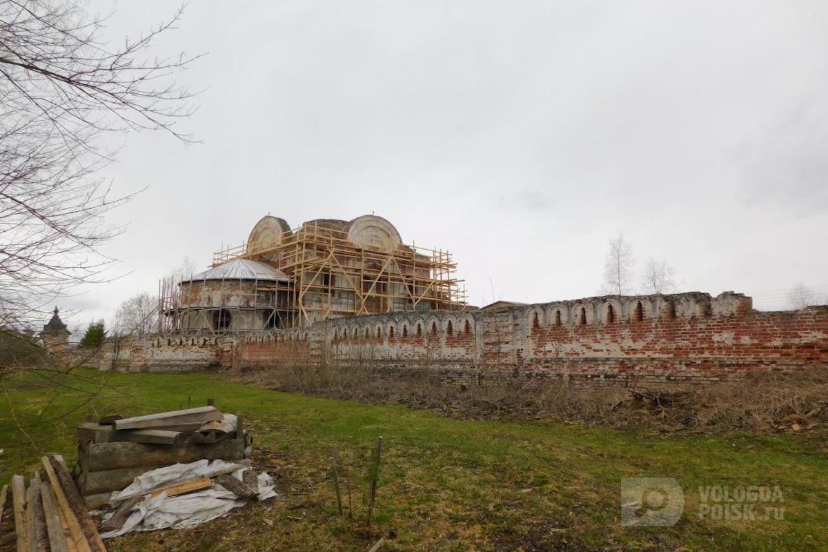 Масштабные строительные работы развернули в старинном монастыре XVI века на Вологодчине