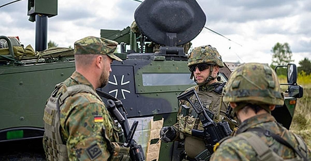 Замглавы МИД Польши заявил о готовности страны разместить на своей территории немецкие войска