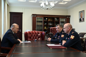 Мурат Кумпилов провел рабочую встречу с новым начальником Управления Росгвардии по Адыгее Дмитрием Зимой