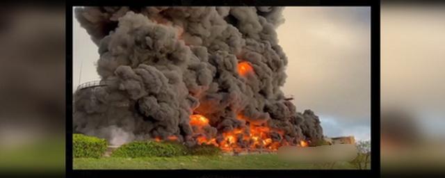 Глава Севастополя Развожаев заявил, что беспилотник повредил четыре цистерны нефтебазы