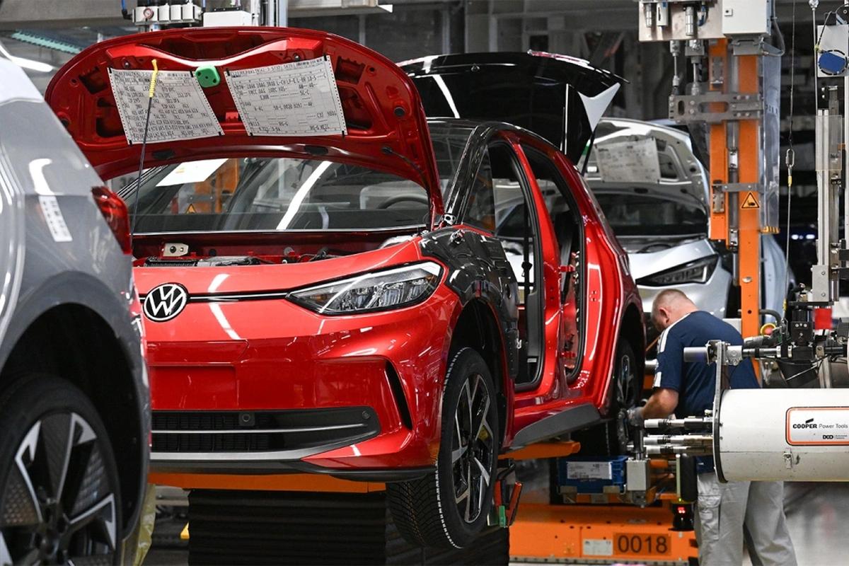 Завод Volkswagen в ФРГ остановит производство впервые за 88 лет