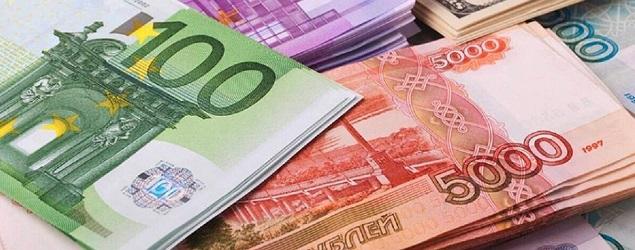 На Московской бирже курс евро впервые с 7 июля достиг отметки 65 рублей
