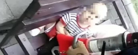 В Сочи спасатели освободили ребенка, застрявшего в скамейке