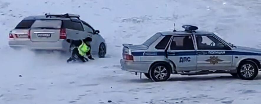 В Якутии на автолюбителя, сбившего инспектора ДПС, завели уголовное дело