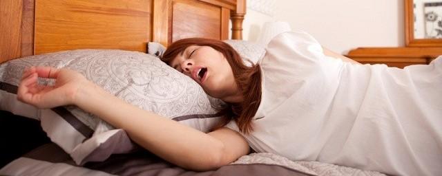 Ученые рассказали о вреде сна с открытым ртом