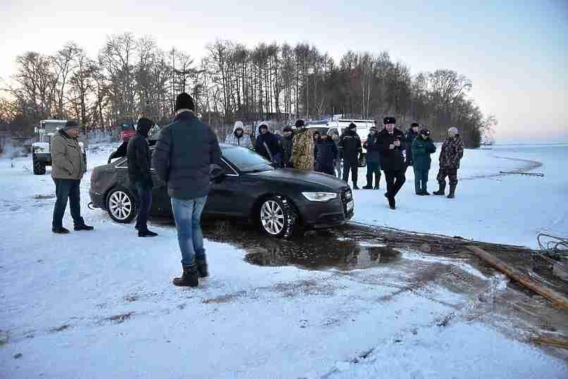 В Ивановской области авто провалилось под лед Волги