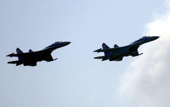 Российский Су-27 перехватил британские самолеты над Черным морем