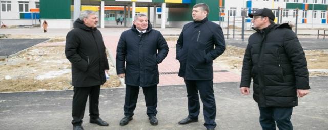 Глава Волгоградской области поставил задачу постепенного перевода школьников на учебу в одну смену