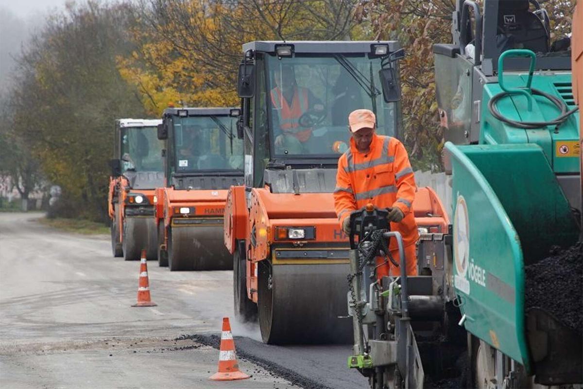 Более 1 млн квадратных метров дорог обновлено в Новосибирской области по нацпроекту