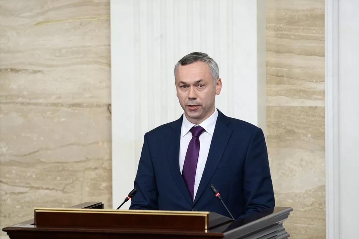 Губернатор Травников поддержал строительство спортзалов и ремонт школ на личном приеме